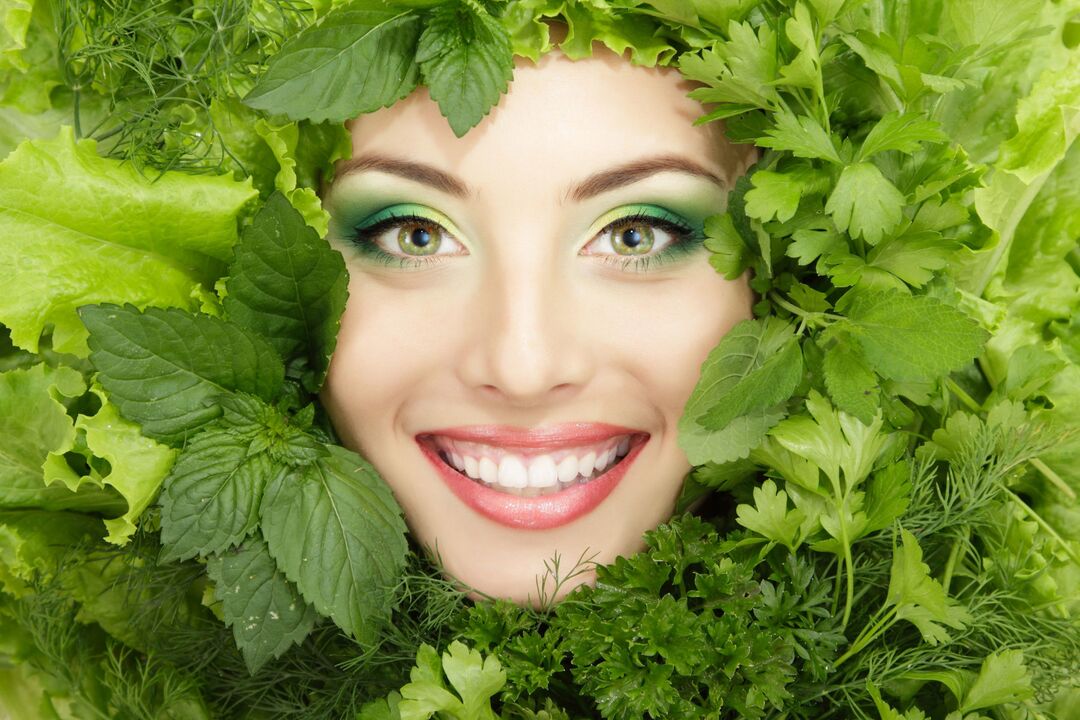 Fiatal, egészséges és szép arcbőr a jótékony gyógynövények használatának köszönhetően